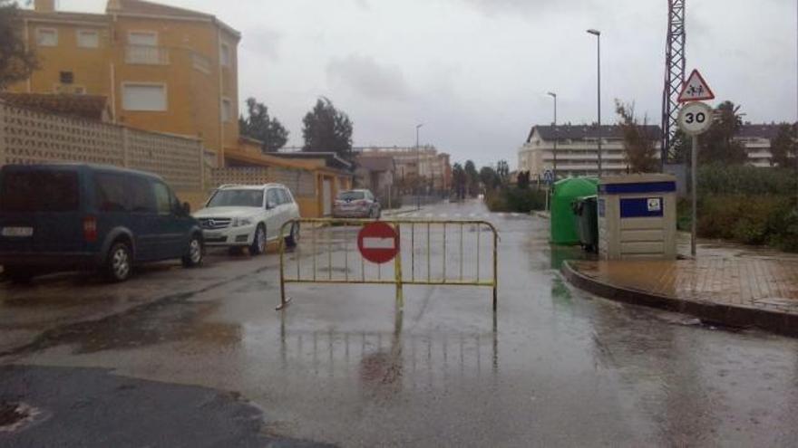 El temporal se traga la playa de les Deveses de Dénia