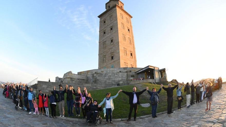 Aspace &#039;abraza&#039; la Torre en su 40 aniversario