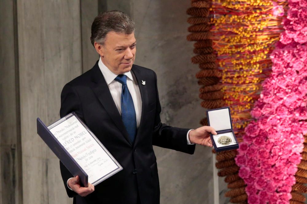 Santos recibe el Nobel de la Paz en Oslo