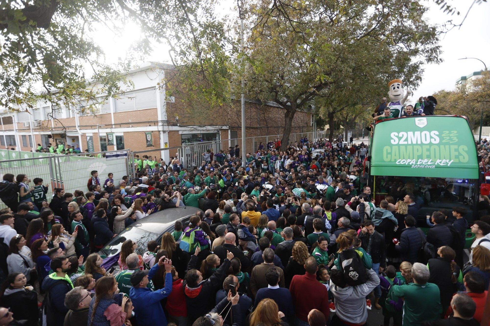 La fiesta del Unicaja, campeón de la Copa del Rey, por las calles de Málaga