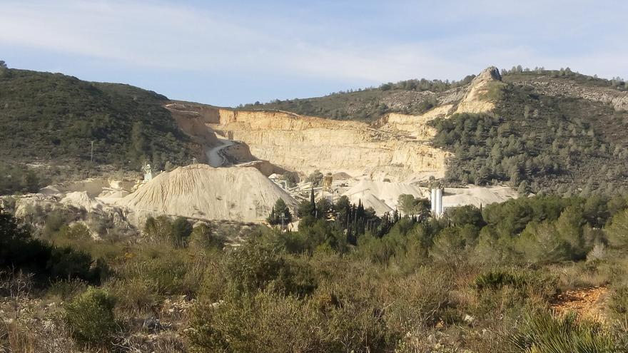 La cantera de Bellús se ampliará para extraer 300.000 toneladas al año de calizas de la Serra Grossa