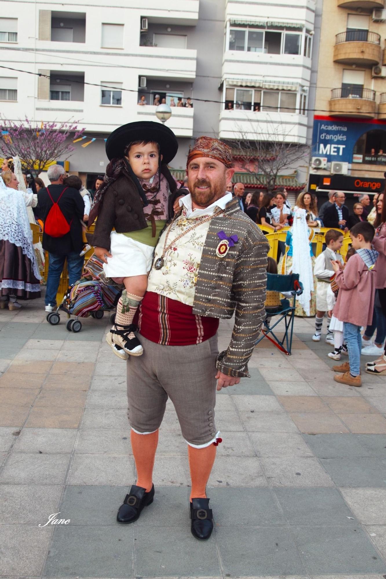 Búscate en la ofrenda y la entrega de premios de las fallas de Oliva