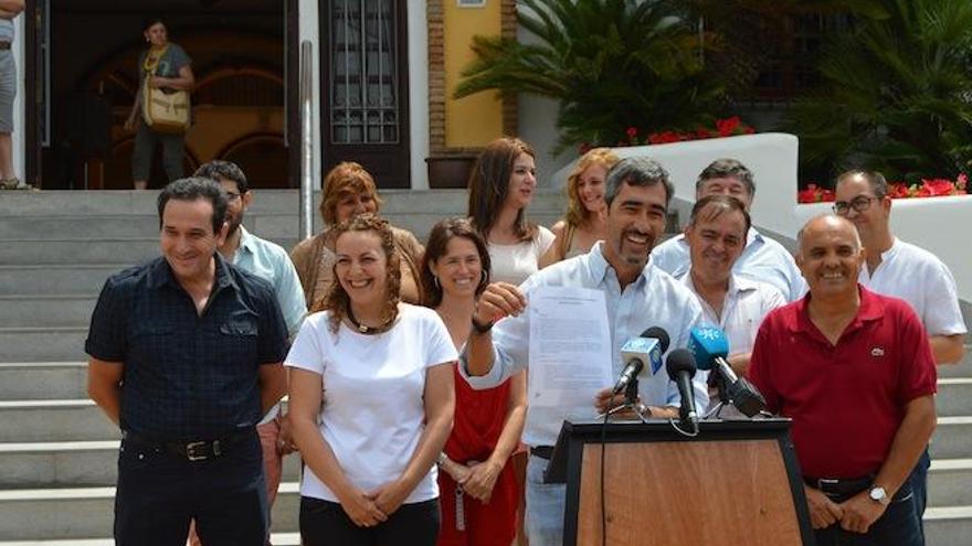 Los partidos firmantes presentaron ayer el acuerdo.