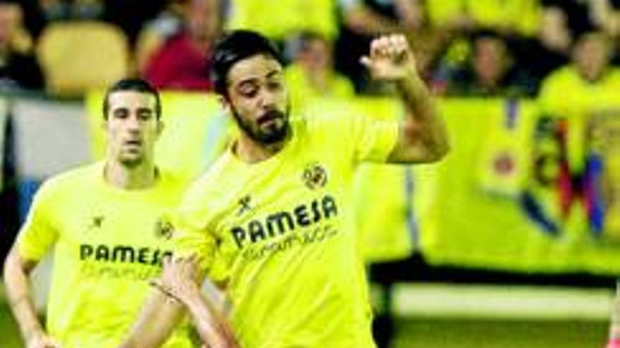 El Villarreal supera al Almería (2-0)