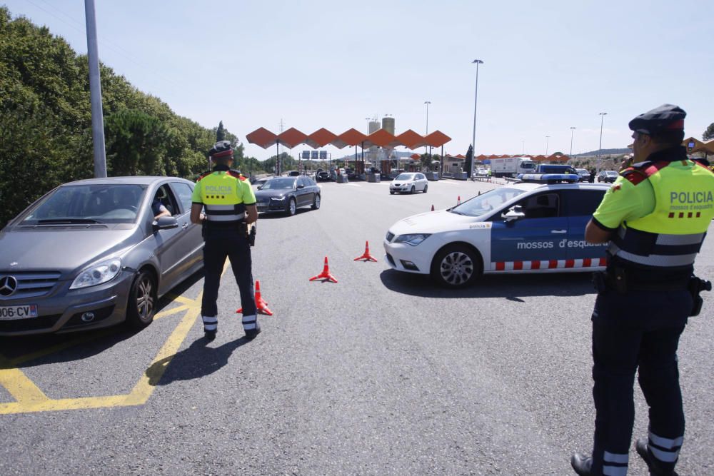 Gran desplegament policial a la Jonquera