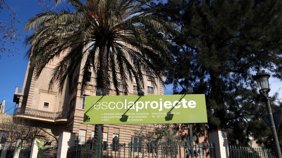 Fachada de la Escola Projecte, en la avenida Tibidabo de Barcelona.