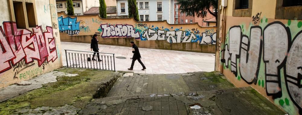 Pintadas y graffitis por el Antiguo