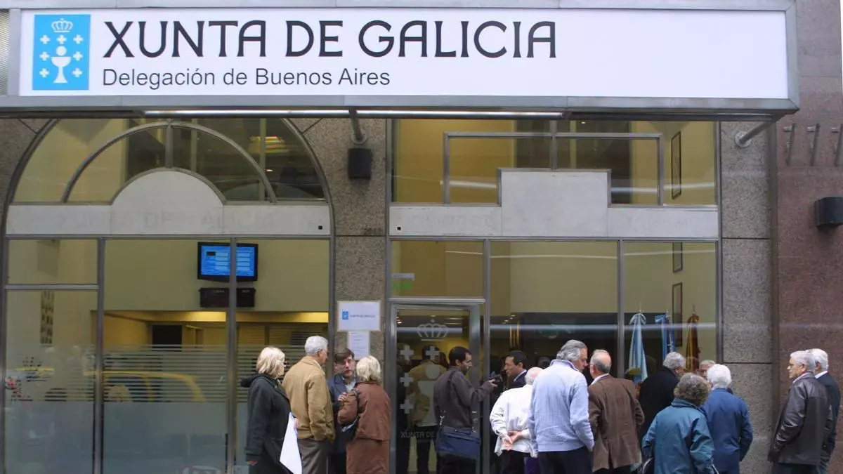 El veto electoral a miles de descendientes de emigrantes enfrenta a los tres partidos gallegos