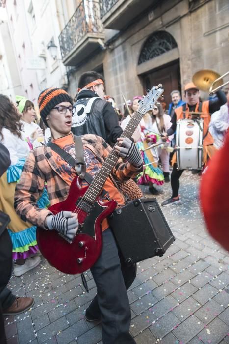 Set mil persones desborden els carrers de Sallent en un Carnaval multitudinari