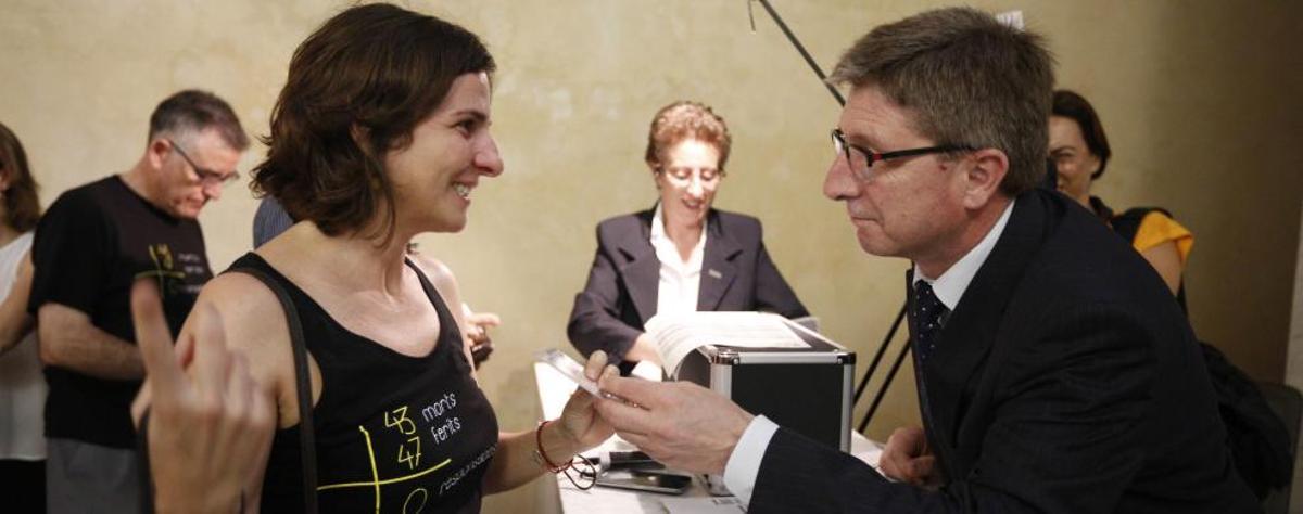 Beatriz Garrote, antes de entrar al pleno en las Corts.