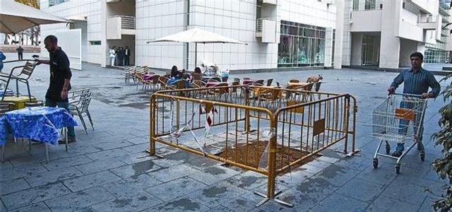 Obras en la plaza de los Àngels, frente al Macba, el viernes pasado.