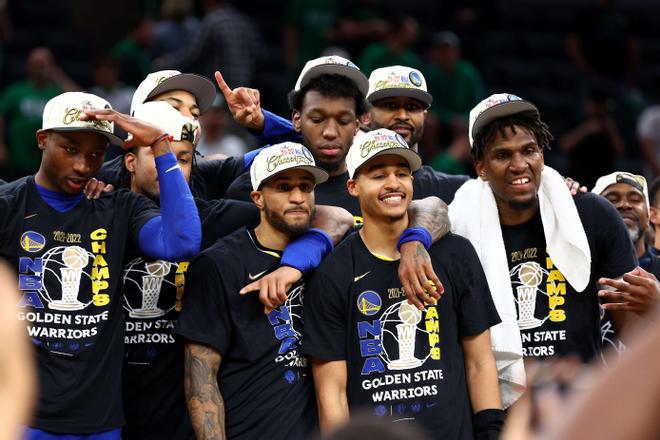 ¡Así celebraron los Warrios el título de la NBA!