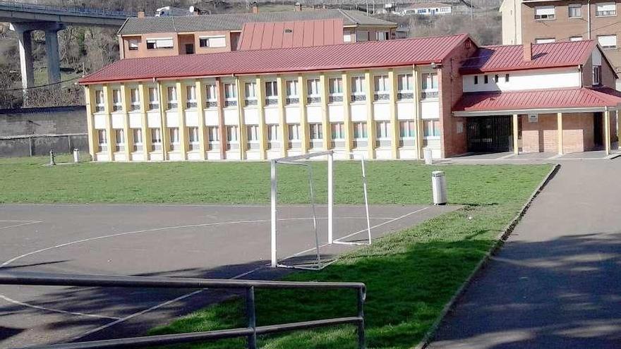 El colegio de Campomanes, en Lena.