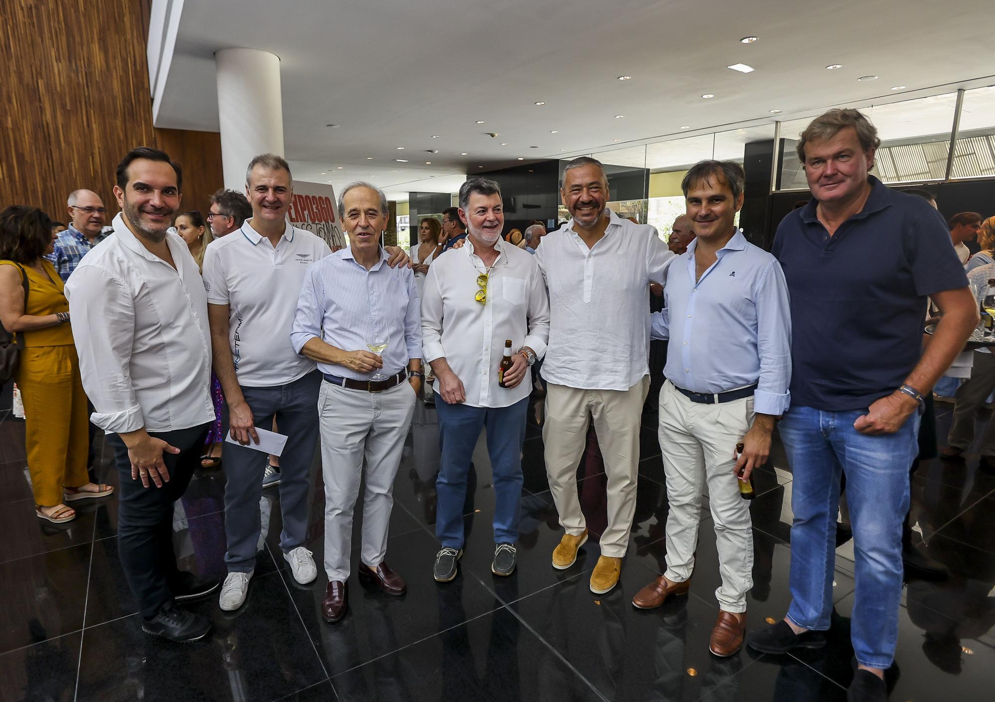 Mario Sandoval, los hermanos Ruiz de la Navarra, Pedro y Luis, Ignacio Barco, David Caballero, Nacho Lloret y el ganadero de toros de lidia Fermin Boh�rquez.jpg