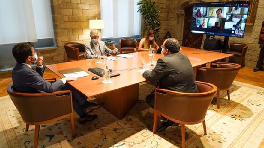 El president Aragonès i els consellers Argimon i Elena durant la reunió extraordinària de la comissió delegada en matèria de Covid-19
