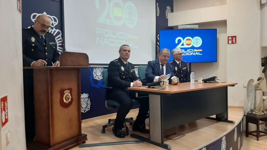 La Policía Nacional honra  la memoria de los agentes víctimas de terrorismo