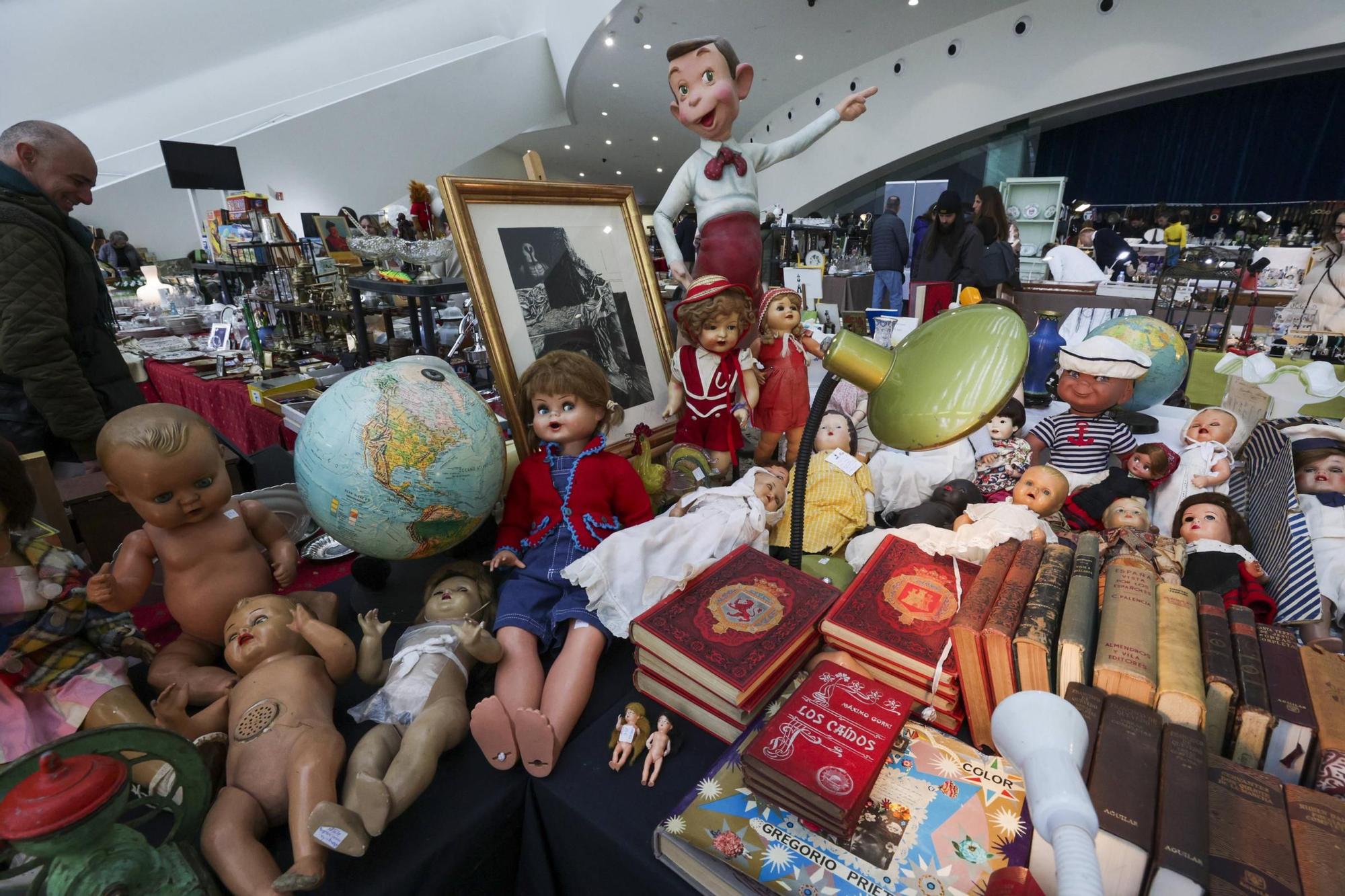 En imágenes | IX Feria de Antigüedades de Oviedo