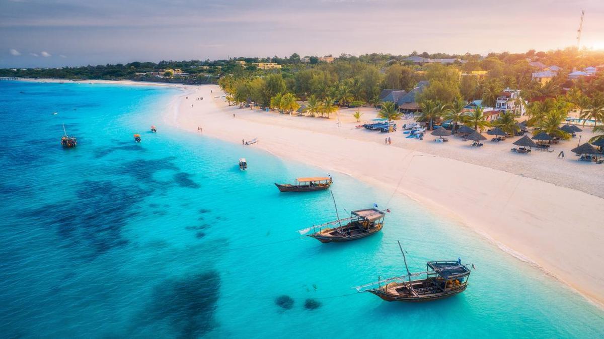 Las aguas azules de la costa de Tanzania