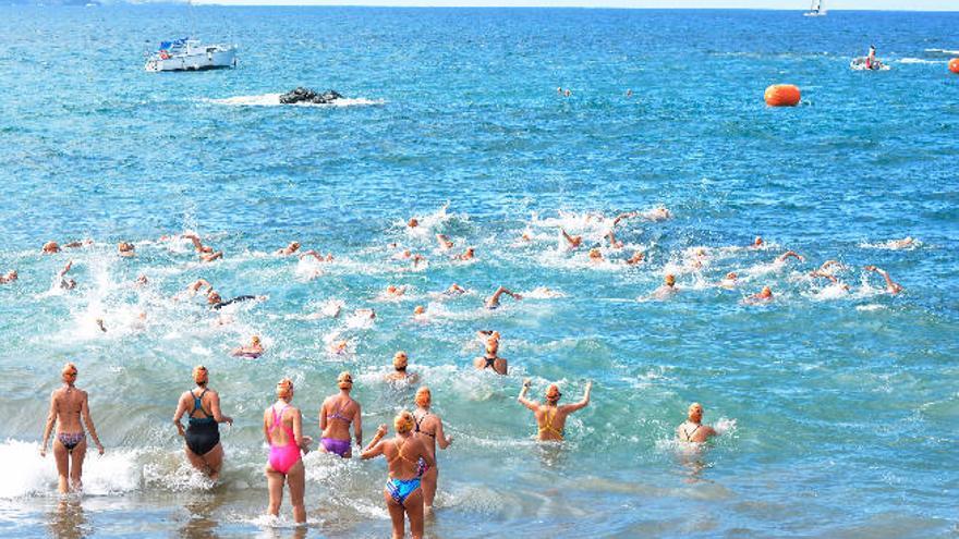 El comienzo de la prueba en Las Canteras dejó imágenes muy atractivas.