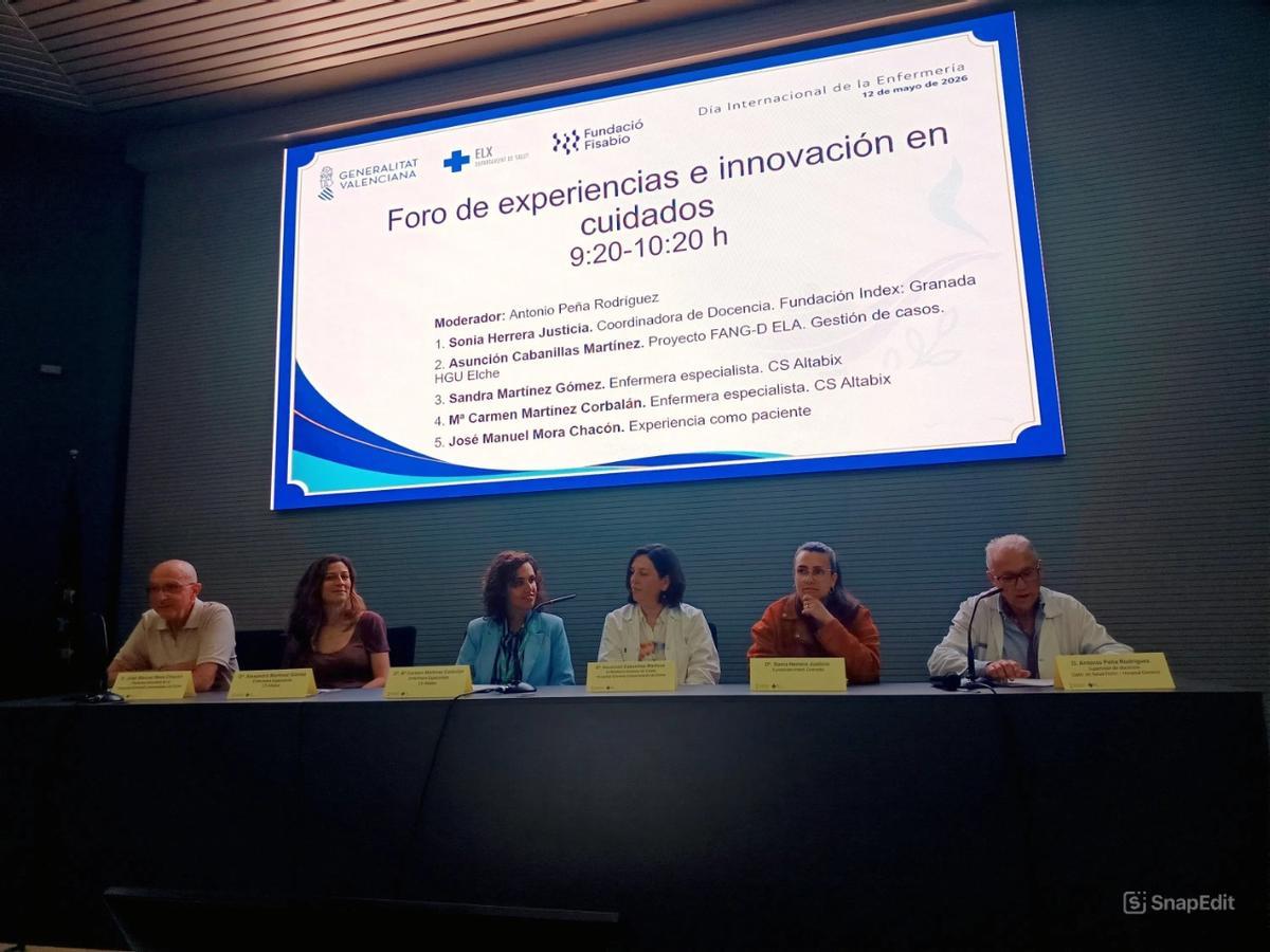 Los enfermeros expusieron sus experiencias en distintas especialidades durante la jornada celebrada en el General de Elche