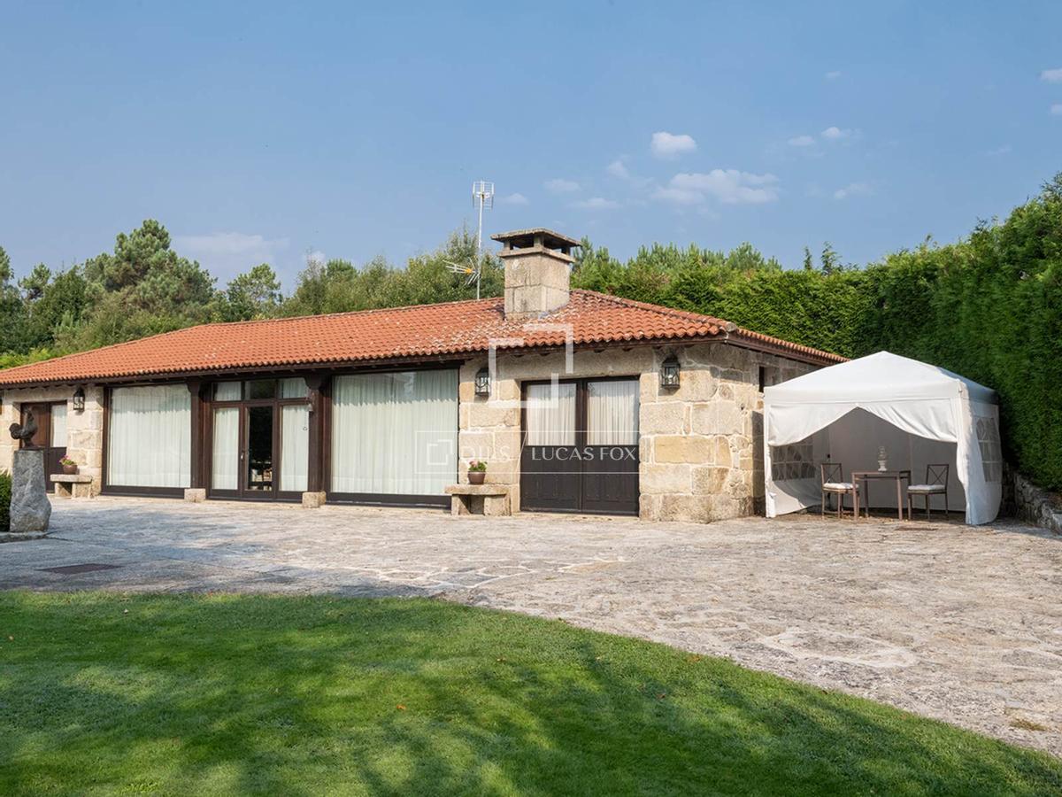 Así es la mansión de Ourense que Julio Iglesias vende sin haberla visitado nunca