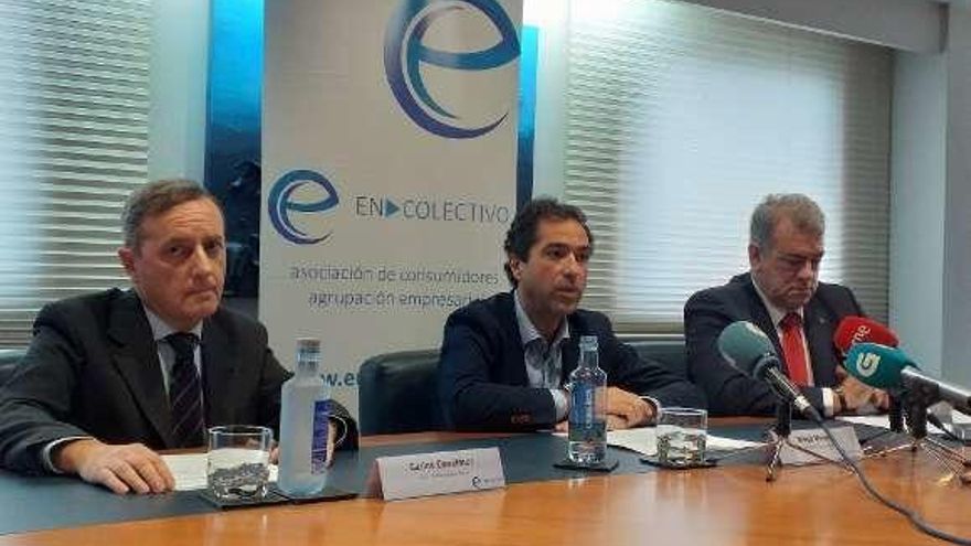Maraña (En-Colectivo), con los abogados Cenalmor y Heredero. // Grobas