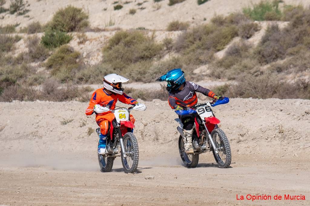 Pedro Acosta y la escuela Pakosta 37 Riders pasan las vacaciones entrenando