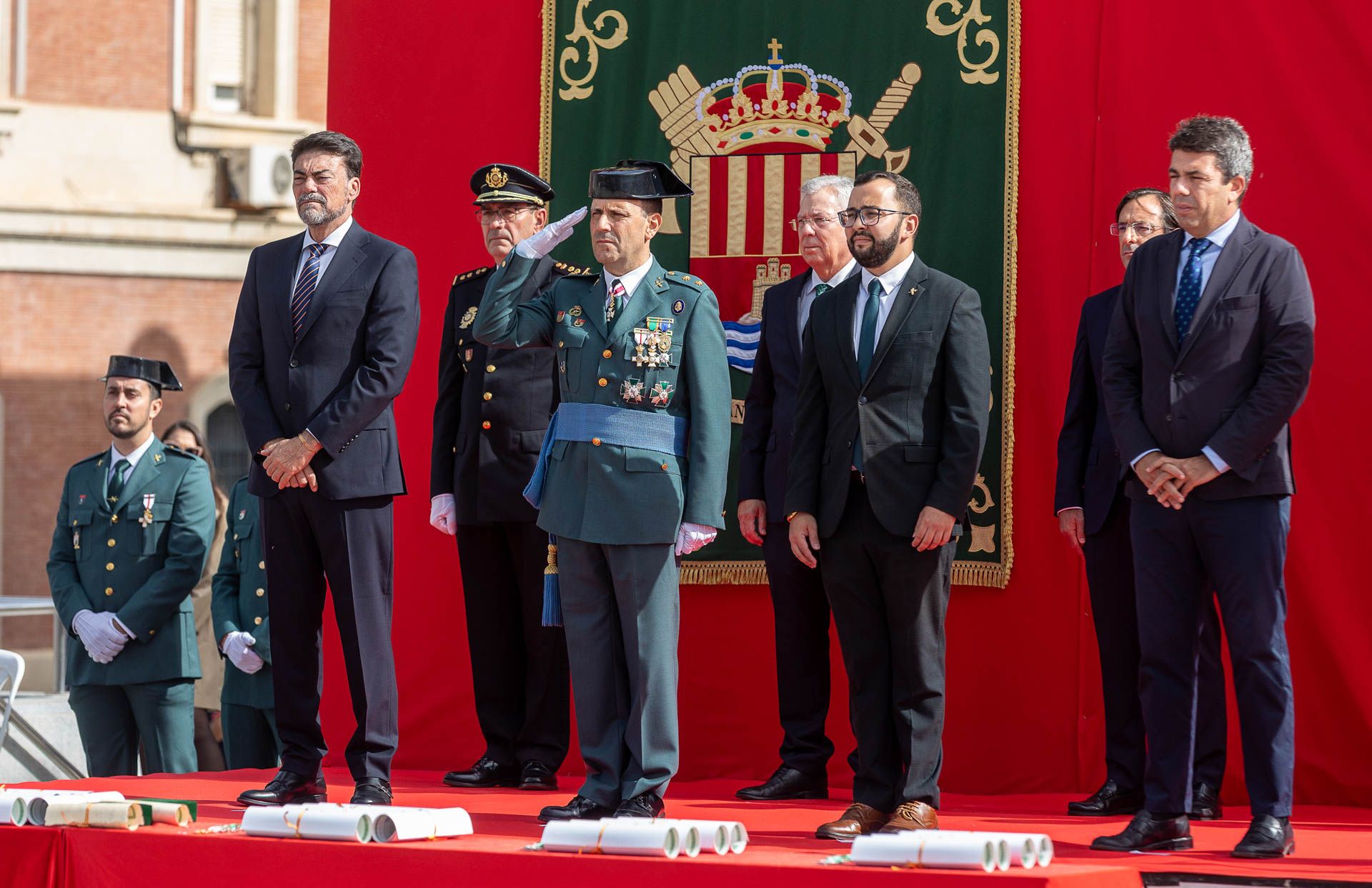 La Guardia Civil de Alicante celebra el día de la Virgen del Pilar en el Puerto