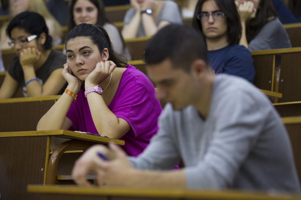 Proves de Selectivitat a la Facultat de Biologia de la UB.