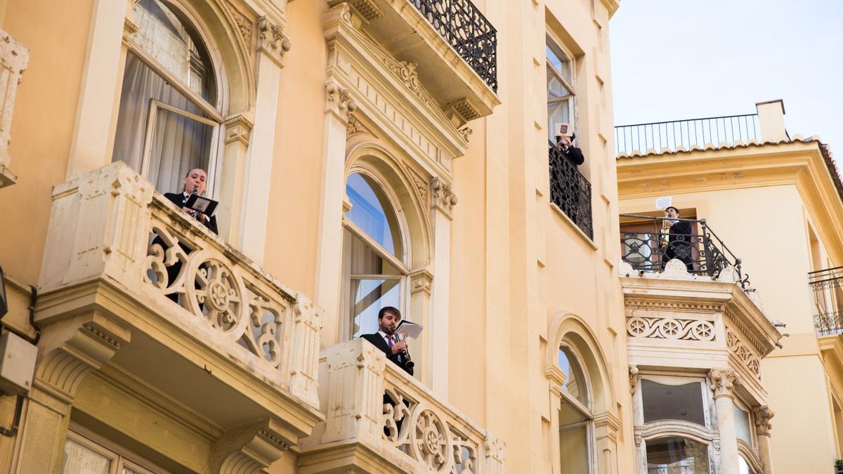 La música regresa a los balcones para celebrar el Dia de la Comunitat Valenciana