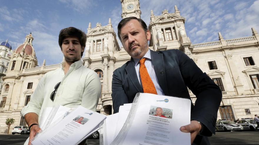 Entregan 200.000 firmas en defensa del arzobispo Cañizares