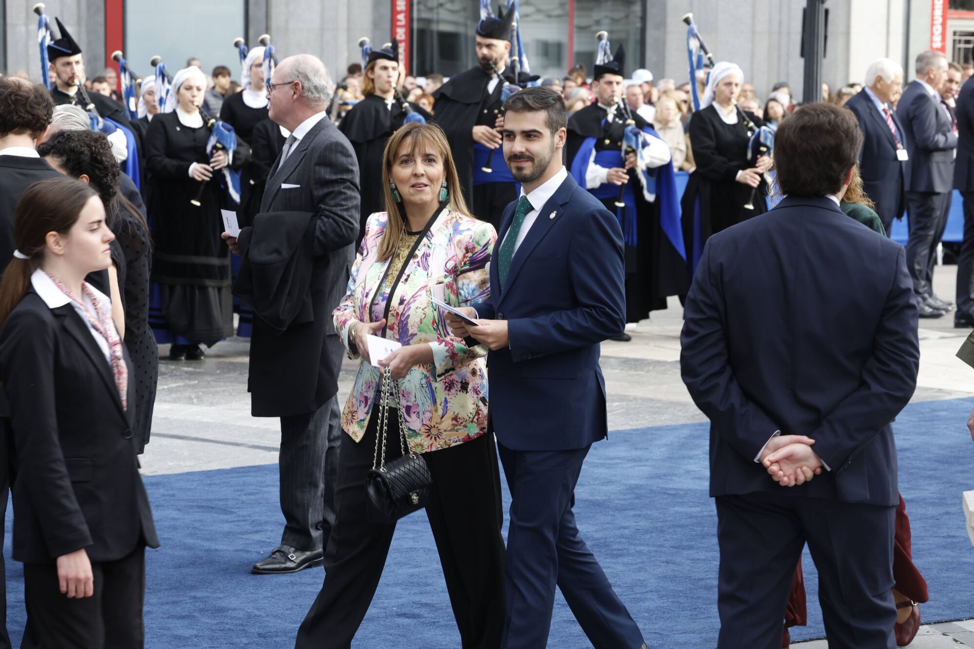 Así fue la llegada de los invitados a los premios "Princesa de Asturias" y su paso por la alfombra azul