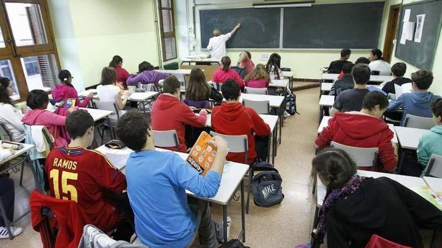 El pacto educativo echa a andar sin el respaldo de Podemos y los nacionalistas