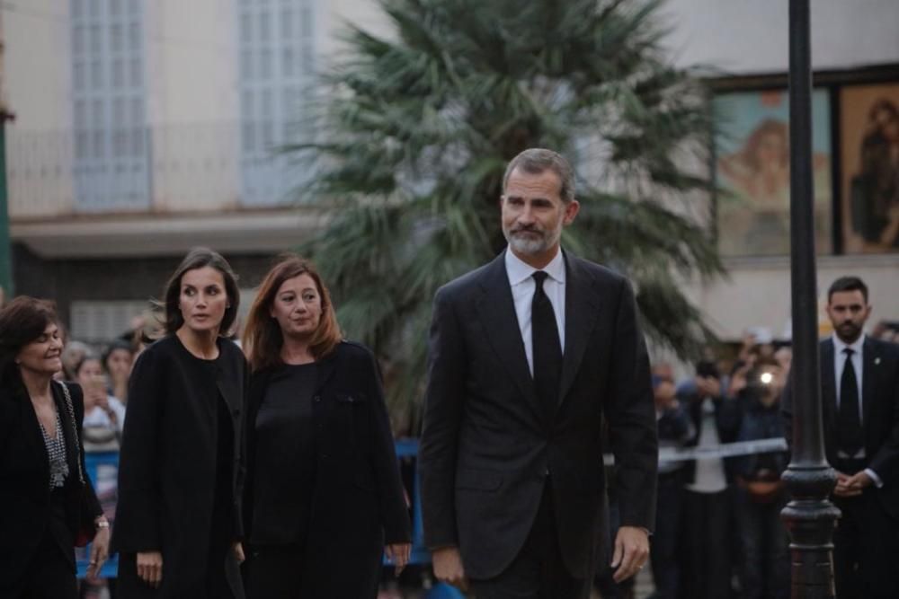 Los Reyes llegan a Manacor para presidir el funeral por las víctimas de la riada