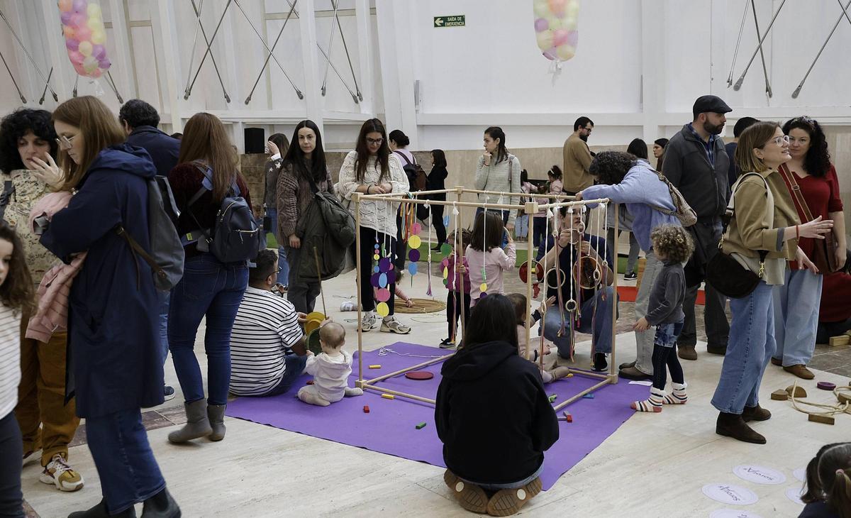 Niños y famillias disfrutaron este sábado de una jornada de juegos en la Cidade da Cultura