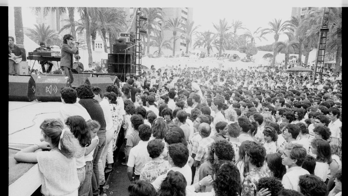 El Gallo Rojo se inauguró en El Campello en 1962 y fue un referente del espectáculo nacional e internacional.