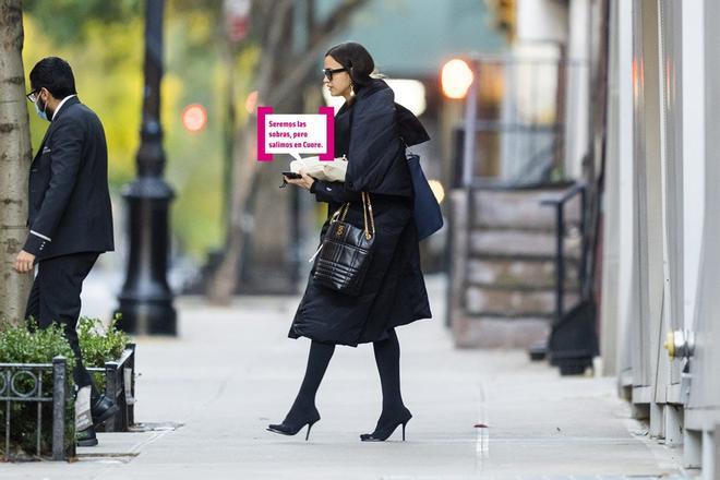 Irina Shayk saliendo de casa de Bradley Cooper el dia de accion de gracias
