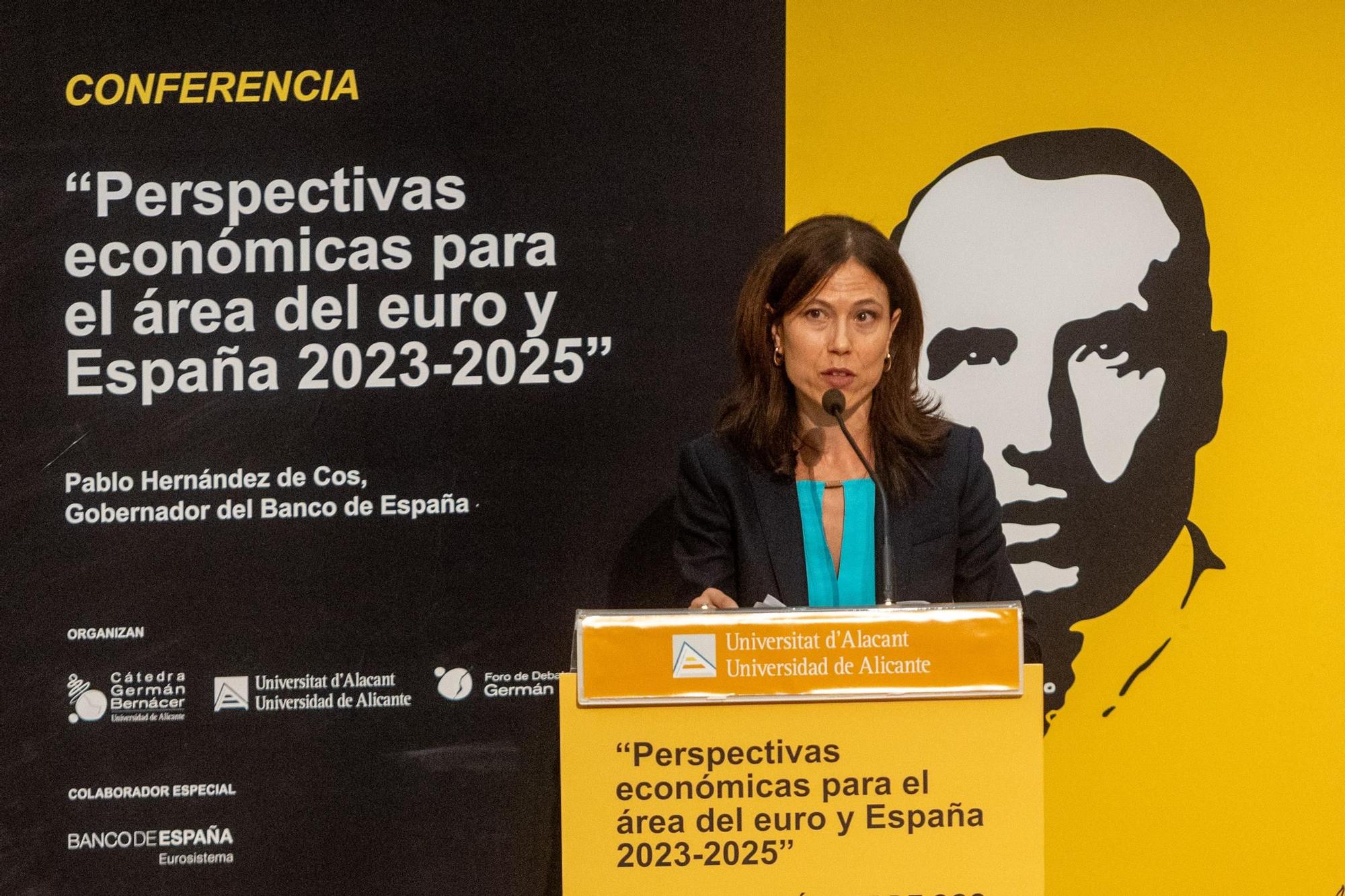 El gobernador del banco de España habla de nuevos ajustes en su visita a la Universidad de Alicante UA