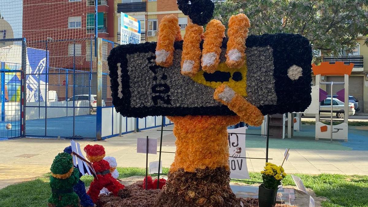 La Cruz de Mayo de la falla Pensat i Fet de Alfafar.