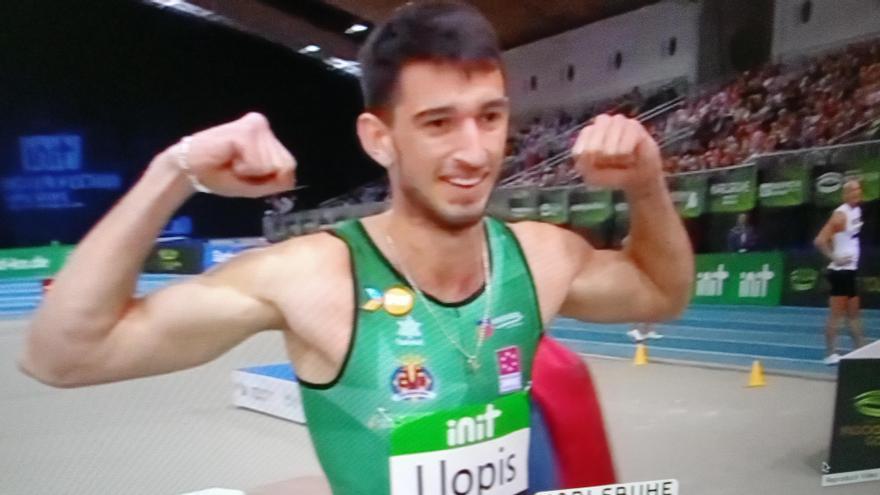 Quique Llopis celebra su triunfo en el World Indoor Tour Athletics de Karlsruhe (Alemania)