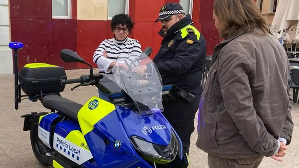La Policia Local de Santa Coloma amplía su flota de motocicletas con cinco nuevos vehículos
