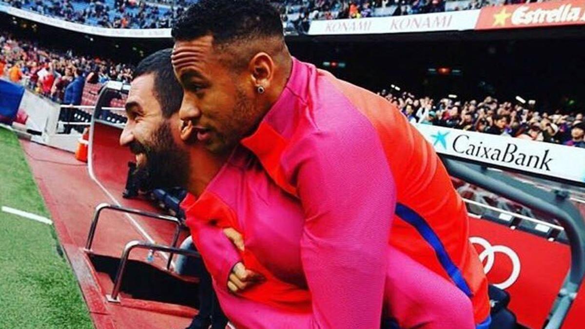 Arda Turan no estuvo en la fiesta de cumpleaños de Neymar