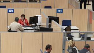 El Govern aplicarà les 35 hores a 250.000 funcionaris a l’abril