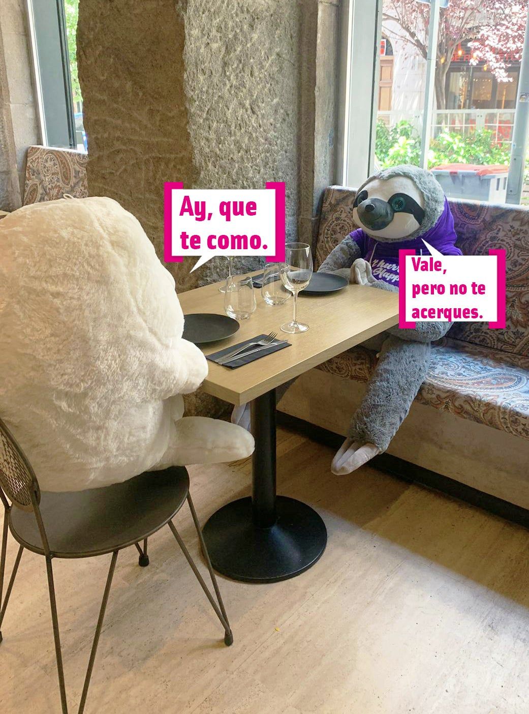 Peluches del restaurante Zest en Madrid para marcar la distancia social