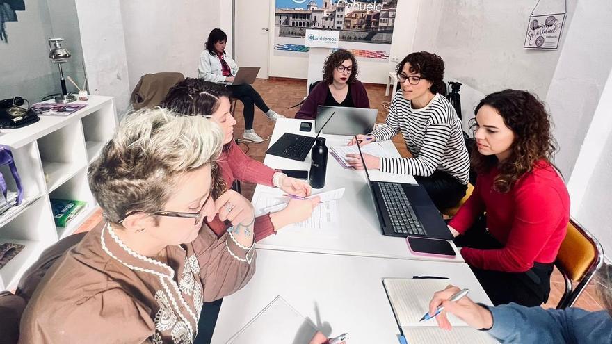 La Vega Baja sin acceso al aborto en el sistema público: Compromís y Cambiemos alertan de las derivaciones a la privada