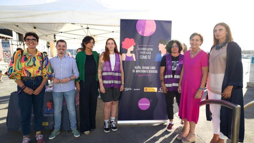 La Alcaldesa visita el punto lila de la Casa Paquet