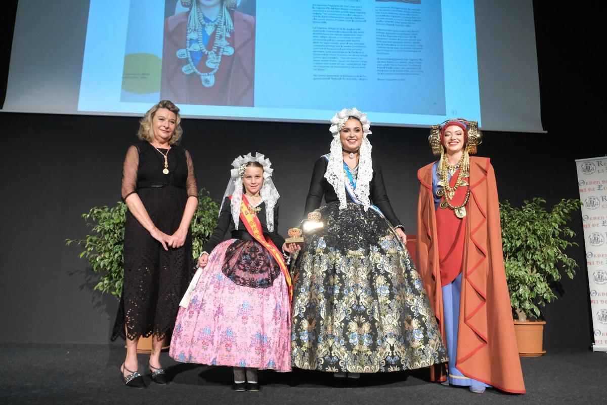 Así ha sido la Gala de entrega de las distinciones de honor de la Real Orden de la Dama en Elche Así ha sido la Gala de entrega de las distinciones de honor de la Real Orden de la Dama en Elche