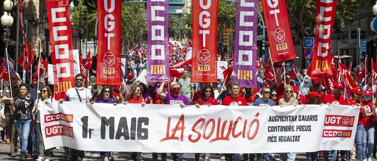 La manifestación sindical del 1 de Mayo en Alicante reivindicó los aumentos salariales.