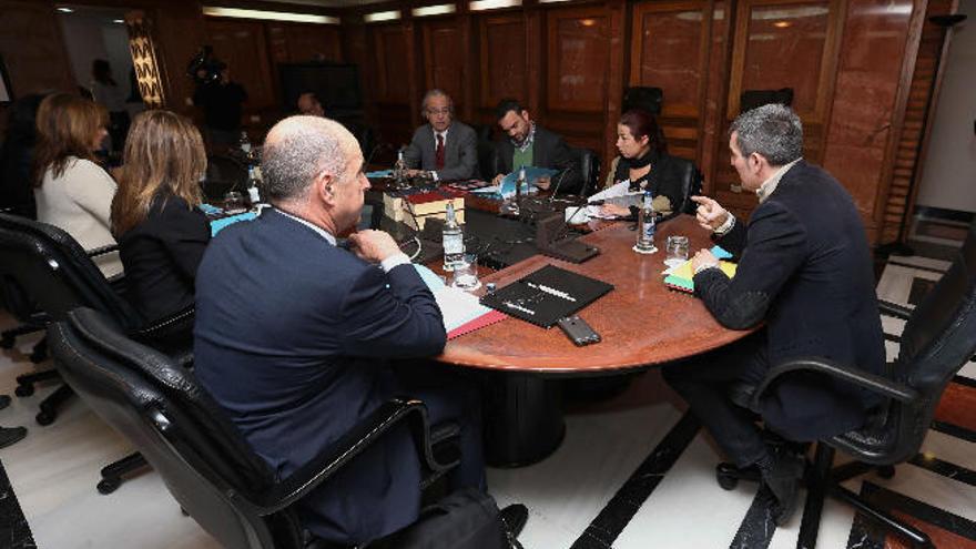 Reunión del Consejo de Gobierno, ayer en la sede de Presidencia de Las Palmas de Gran Canaria.