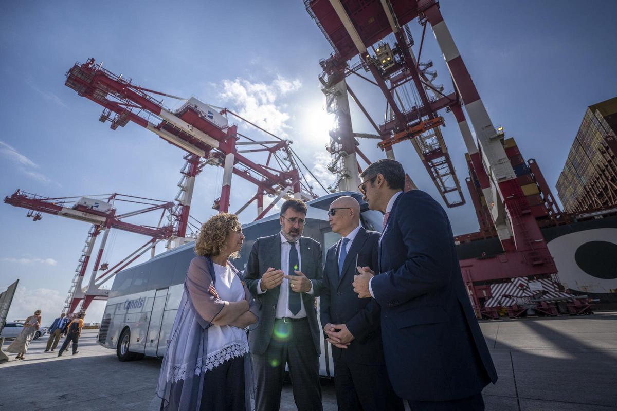 El Port de Barcelona conecta a la electricidad la terminal de contenedores Hutchison Ports BEST